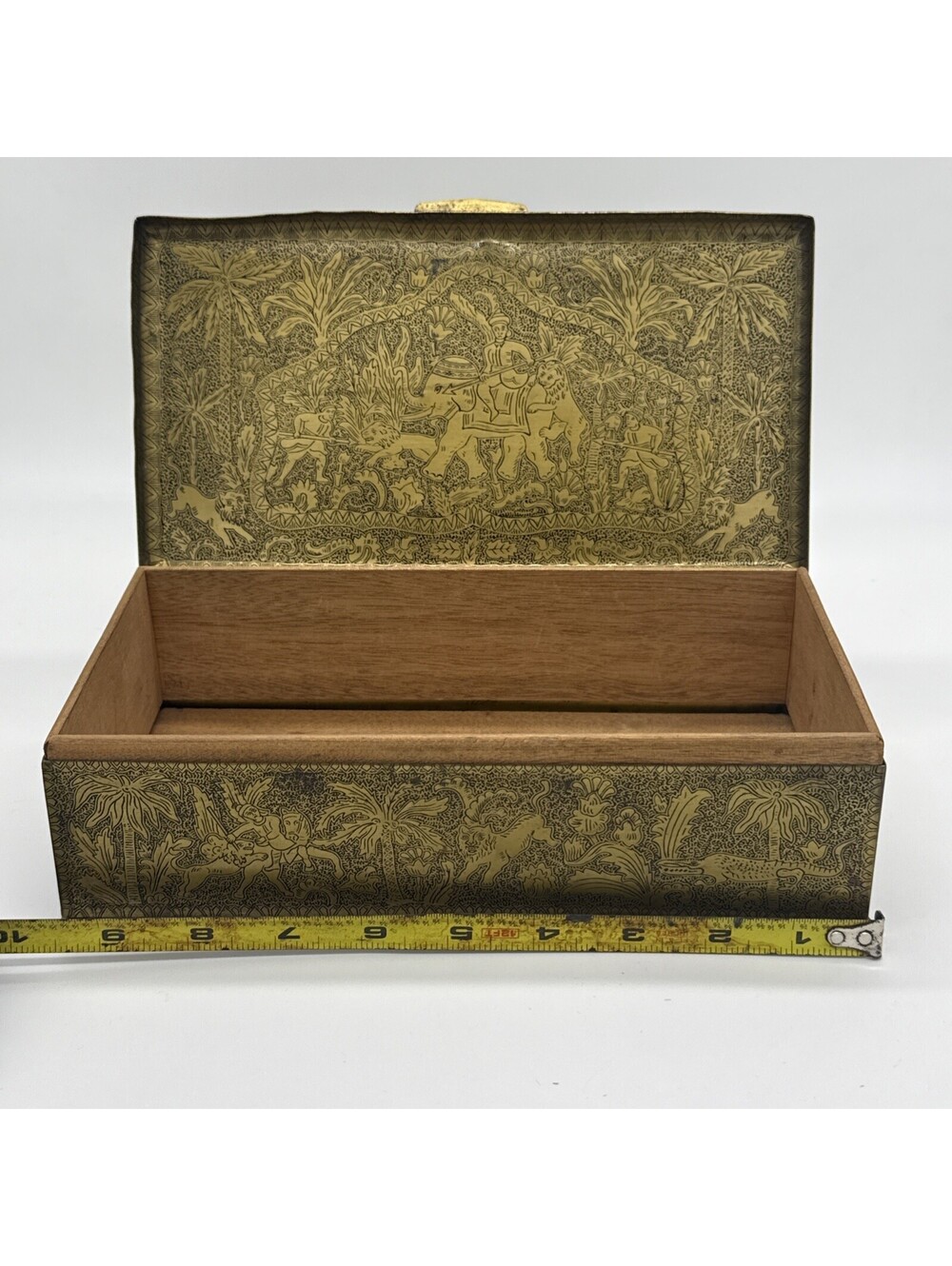 Ernst Wenke & Co cigar brass box with beautiful decorations